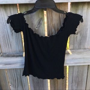 Brandy Melville Anya ruffle top!!